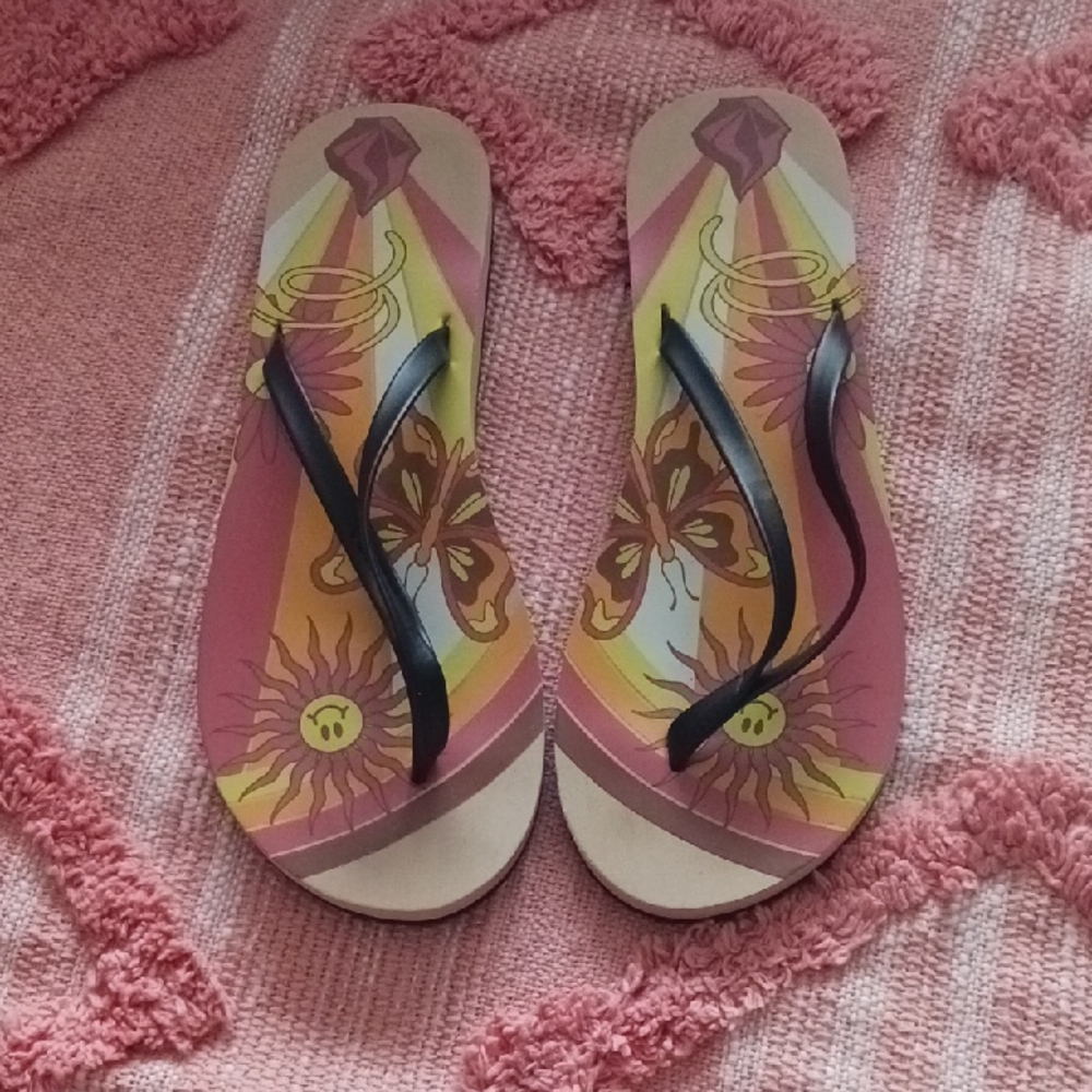 Volcom Tan And Orange Sunburst Print With Black Flip Flops SIZE 8